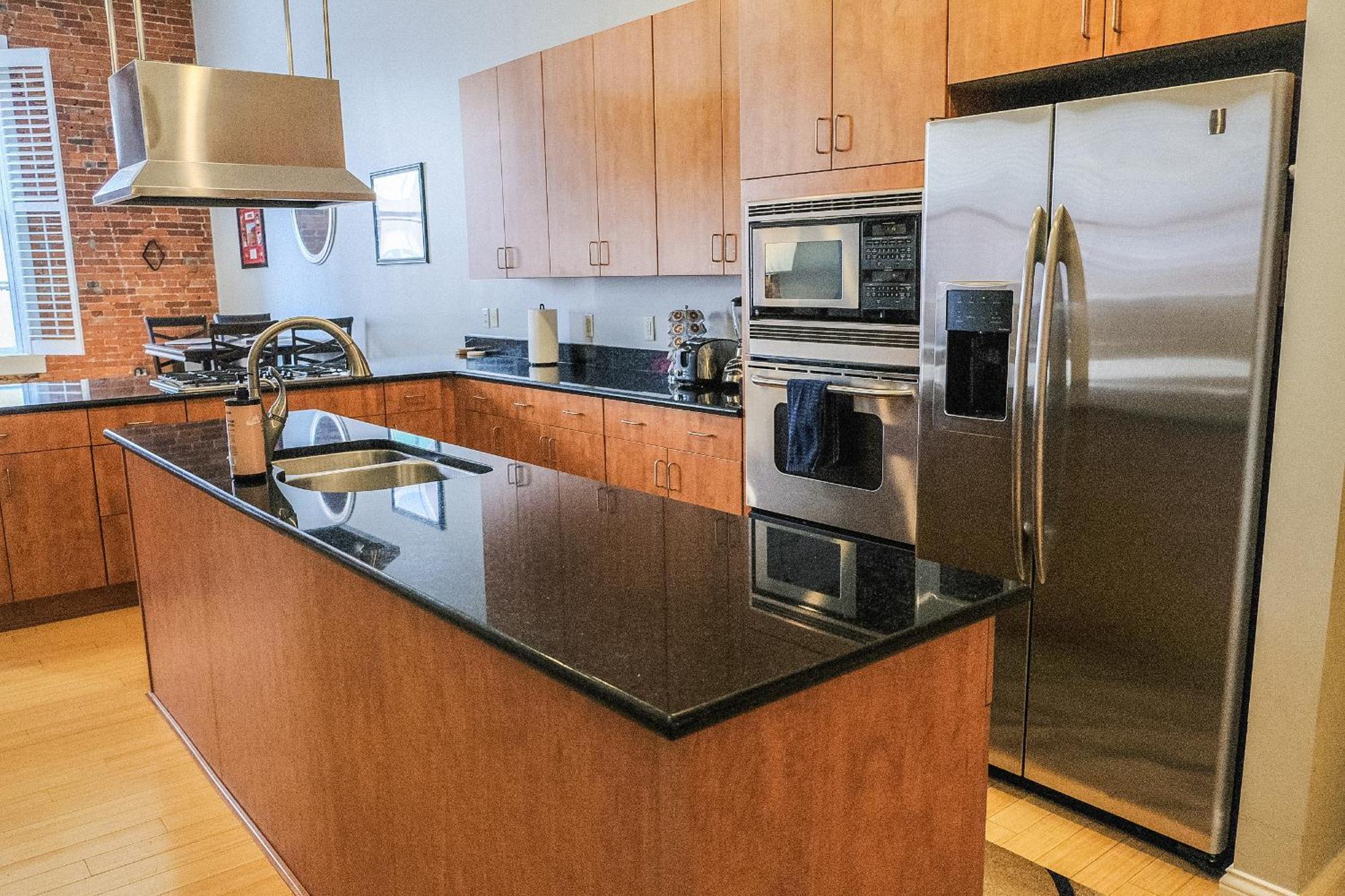 Апартаменты Modern Lofts Next To Georgia St. & Convention Ctr. Индианаполис Номер фото